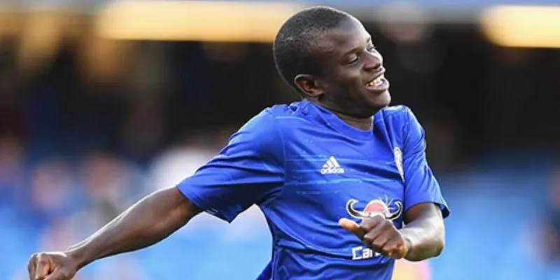 Cầu thủ N'Golo Kanté là một trong những tiền vệ phòng ngự hàng đầu thế giới